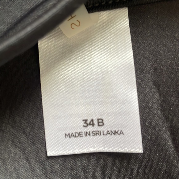 Shade & Shore Criss Cross Halter Bikini Top Black 34B - Picture 2 of 4